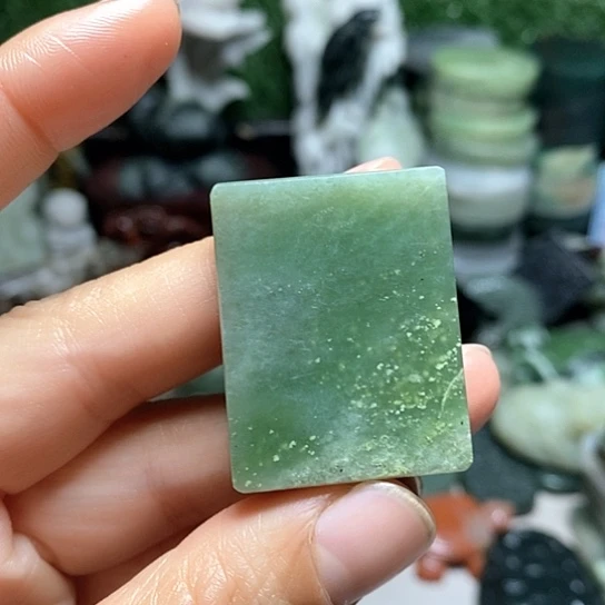 未镶嵌和田玉（糖玉）珠宝半成品