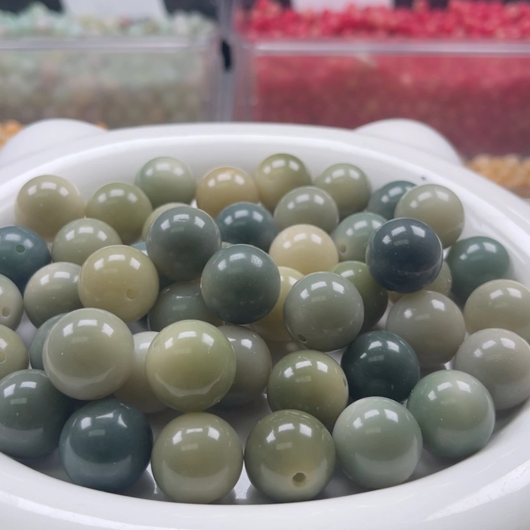 吊坠白玉菩提z18/10+3颗微瑕青提大卡