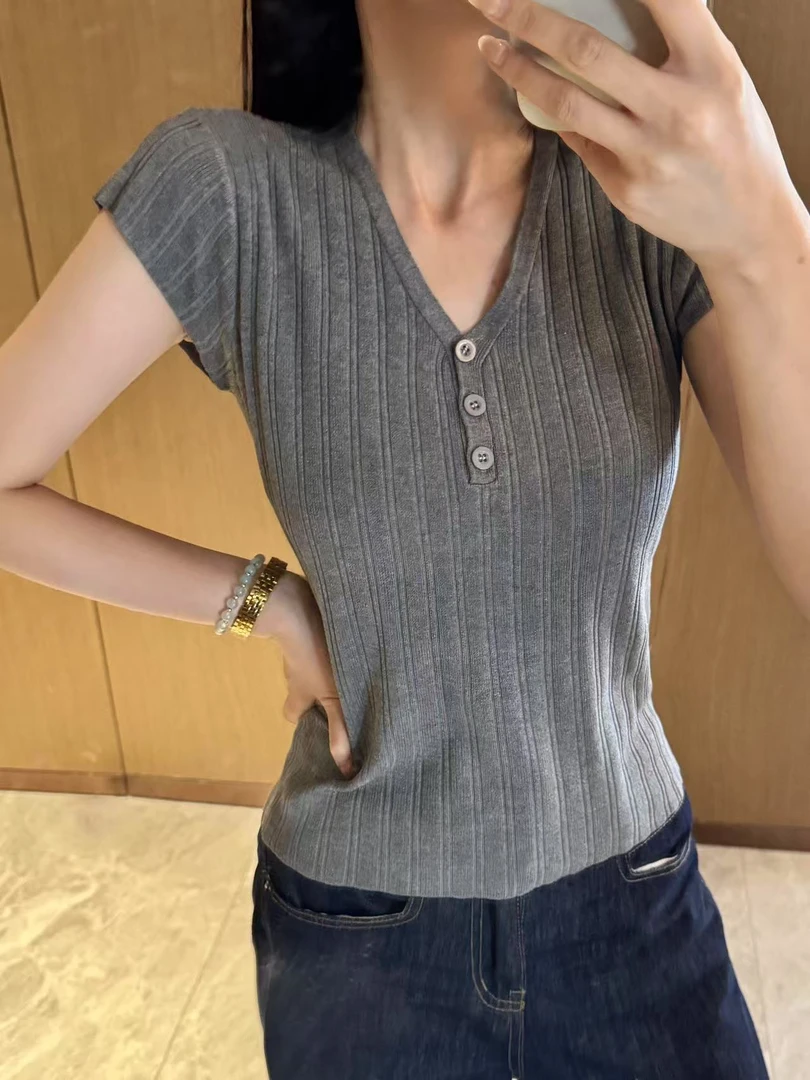 【XiANJiE 】V领针织衫温柔女士休闲坑条套头短袖