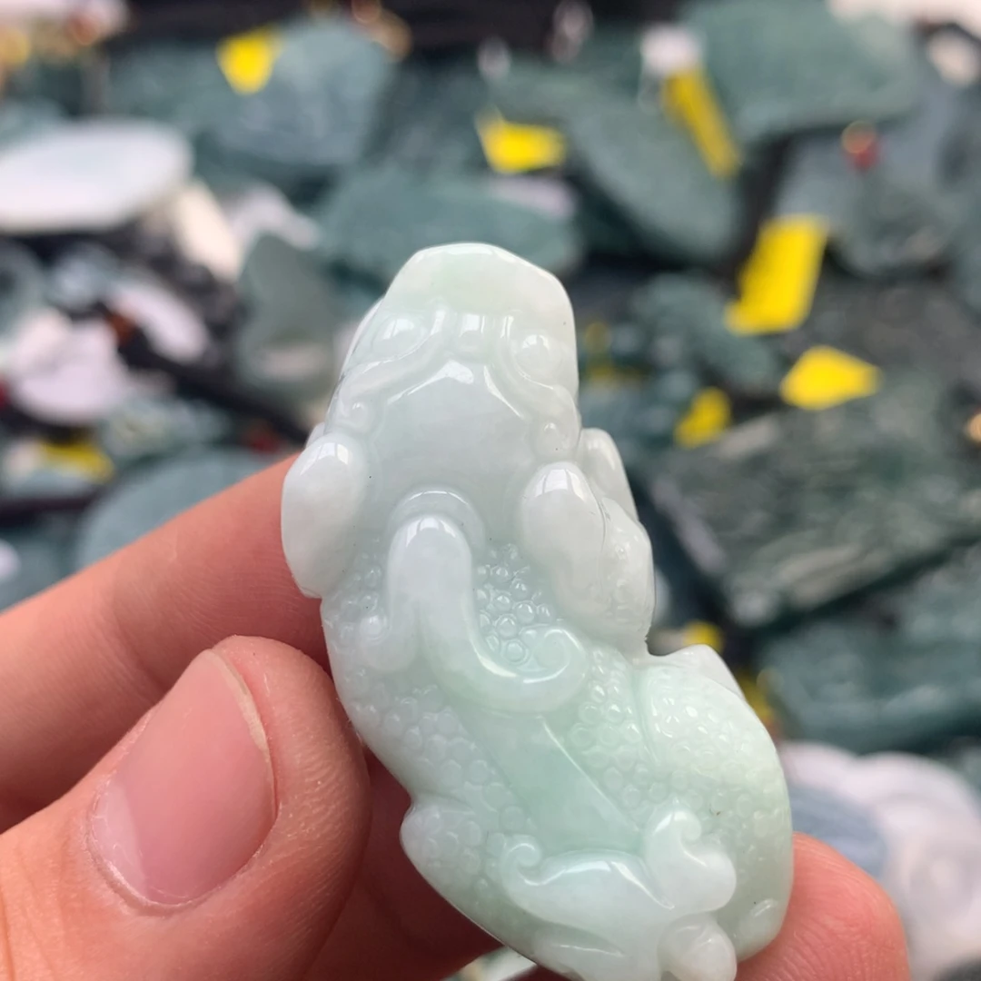 颈饰未镶嵌翡翠貔貅