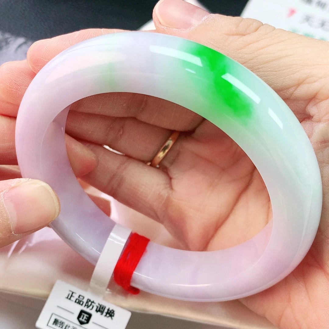 翡翠手镯未镶嵌60轮胎