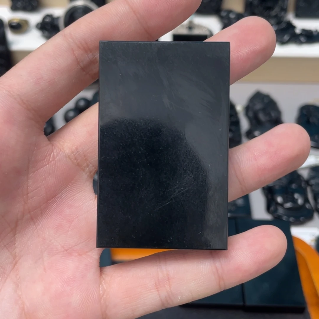 繁***宴未镶嵌蛇纹石玉吊坠