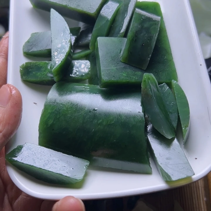 和田玉（糖玉）未镶嵌挂件