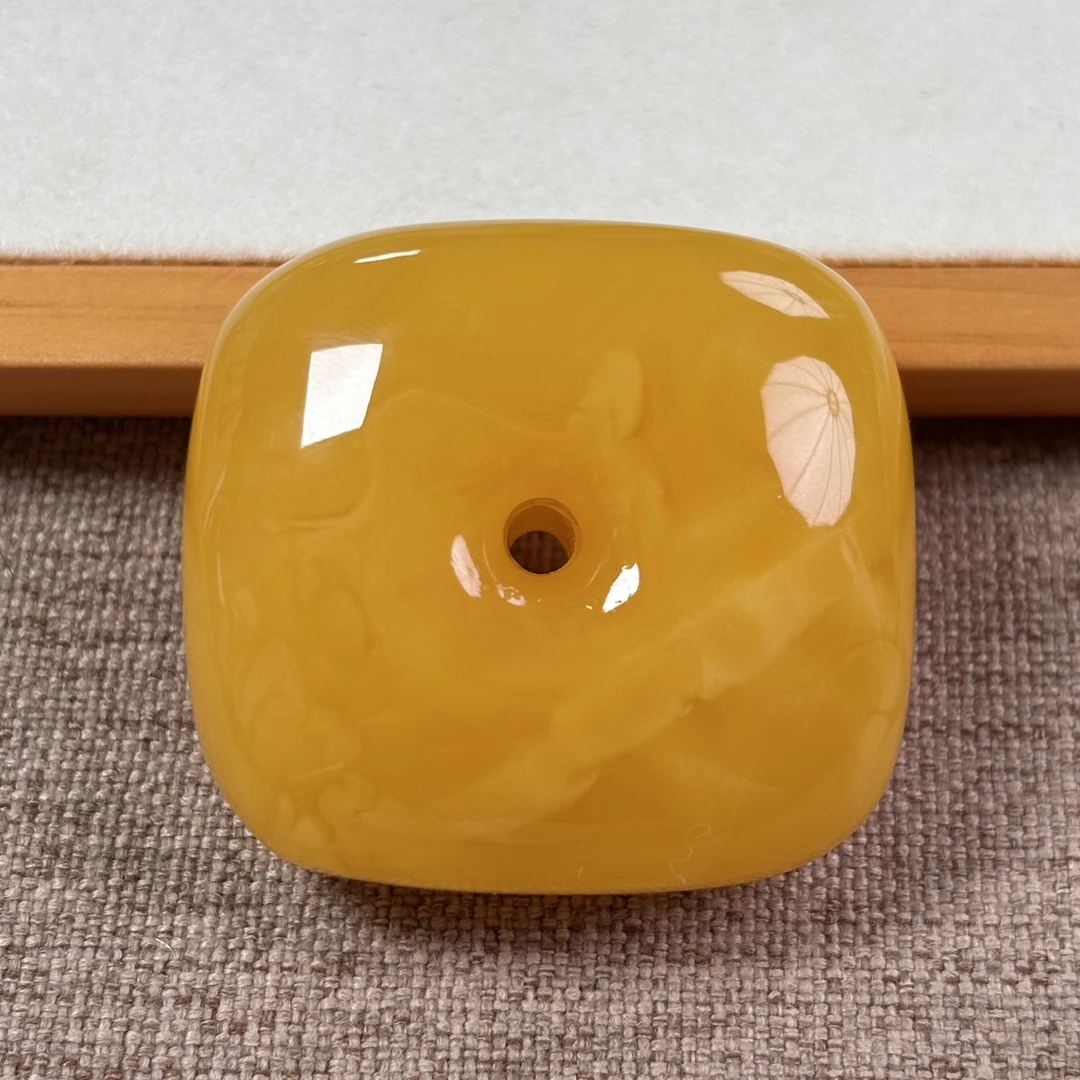 「顽石严选」波罗的海原矿蜜蜡焦皮全品橘黄花蜡藏扣41-45-21mm29克