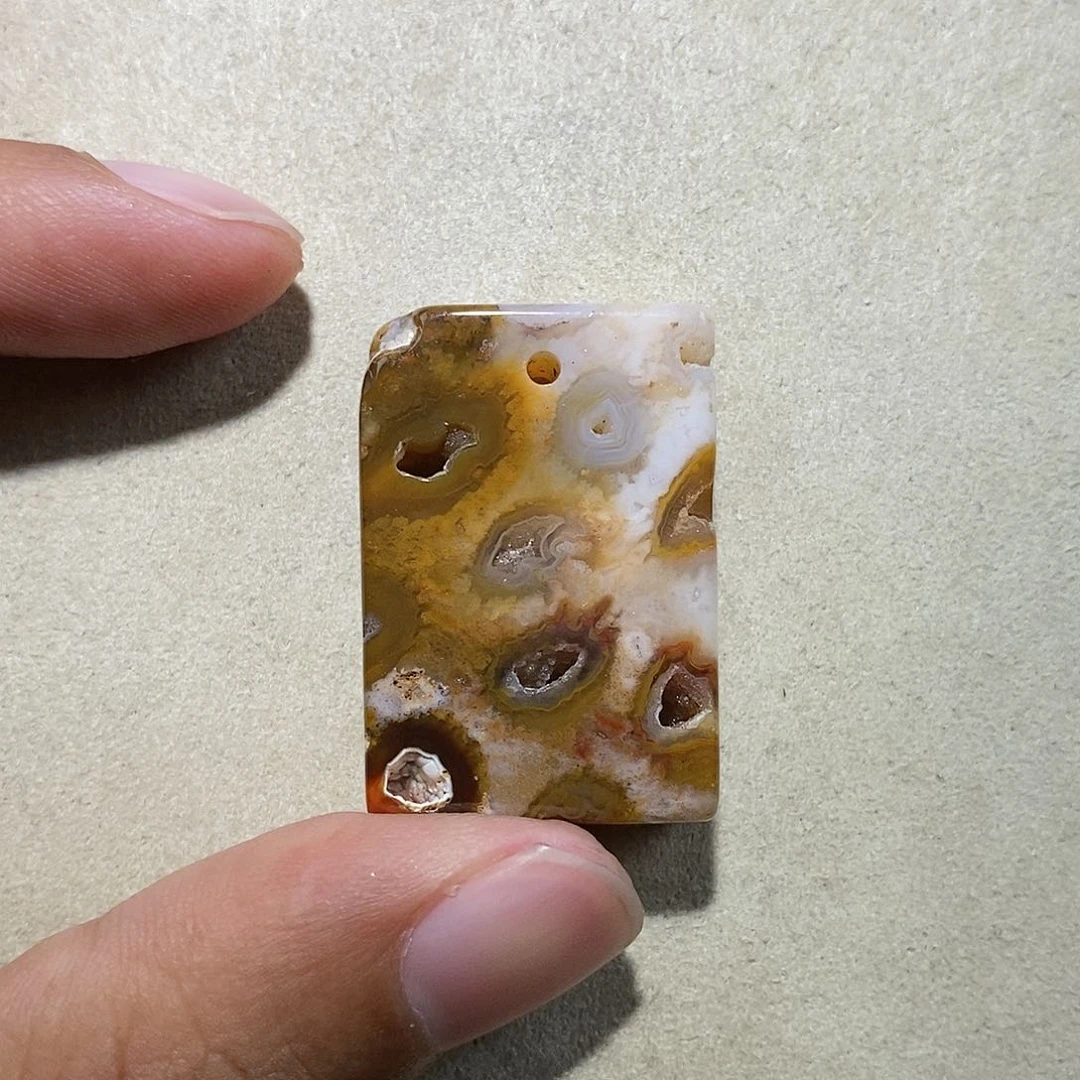 硅化珊瑚（珊瑚玉）手链未镶嵌石***?