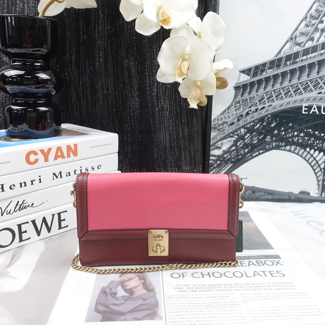 95新 COACH/蔻驰 胸包/T10233965
