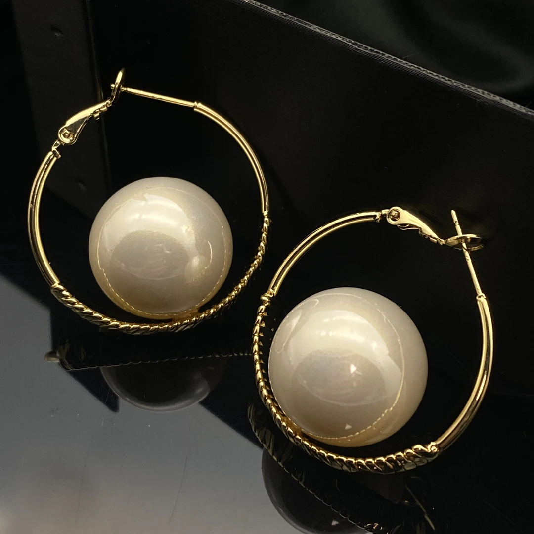 铜合金仿珍珠耳饰 Y.M“大小姐 2”气质温柔经典百搭珠珠耳环