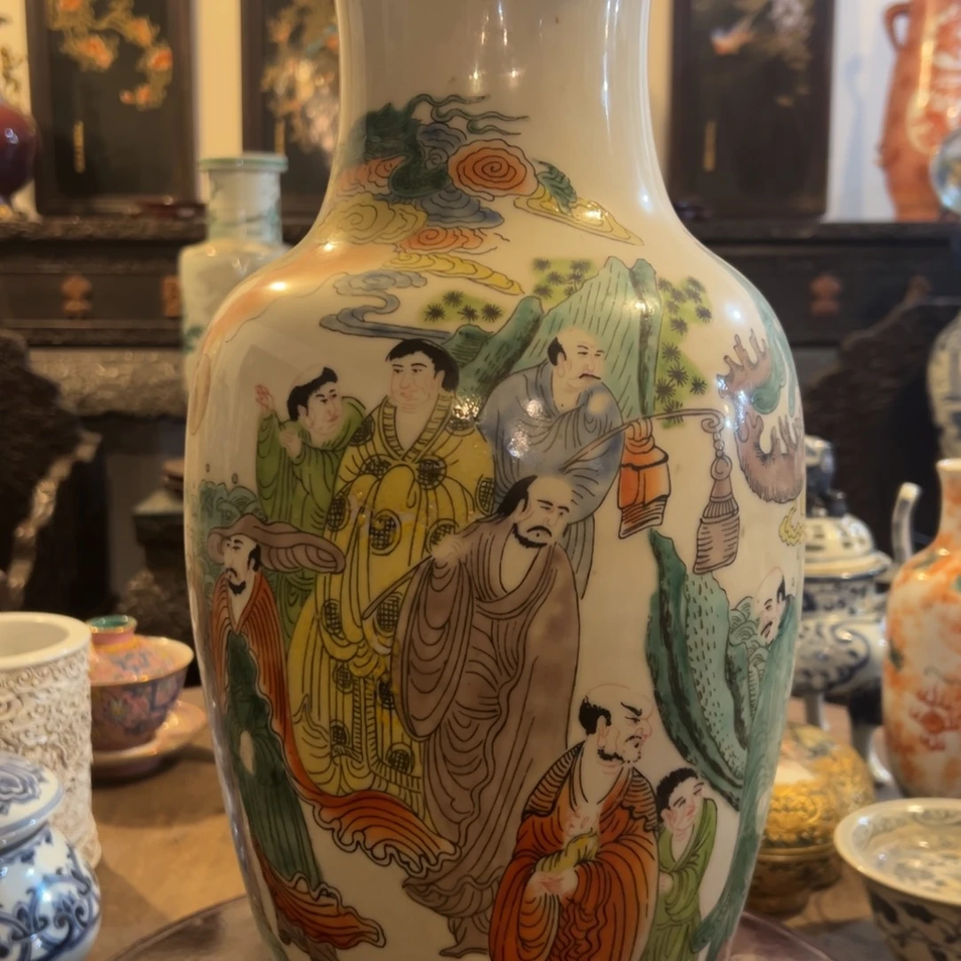 精品店的生意也越来越精品店里的东西都很好卖啊