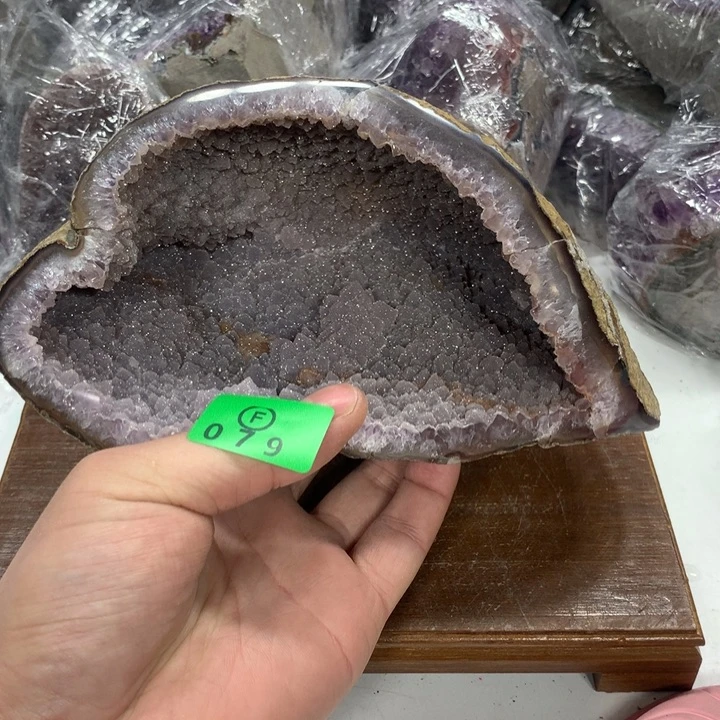 水晶大型摆件（非配饰）未镶嵌可**?