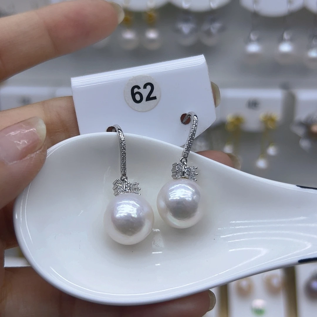 银S925镶嵌耳饰淡水珍珠