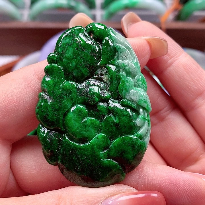 翡翠未镶嵌颈饰翡翠