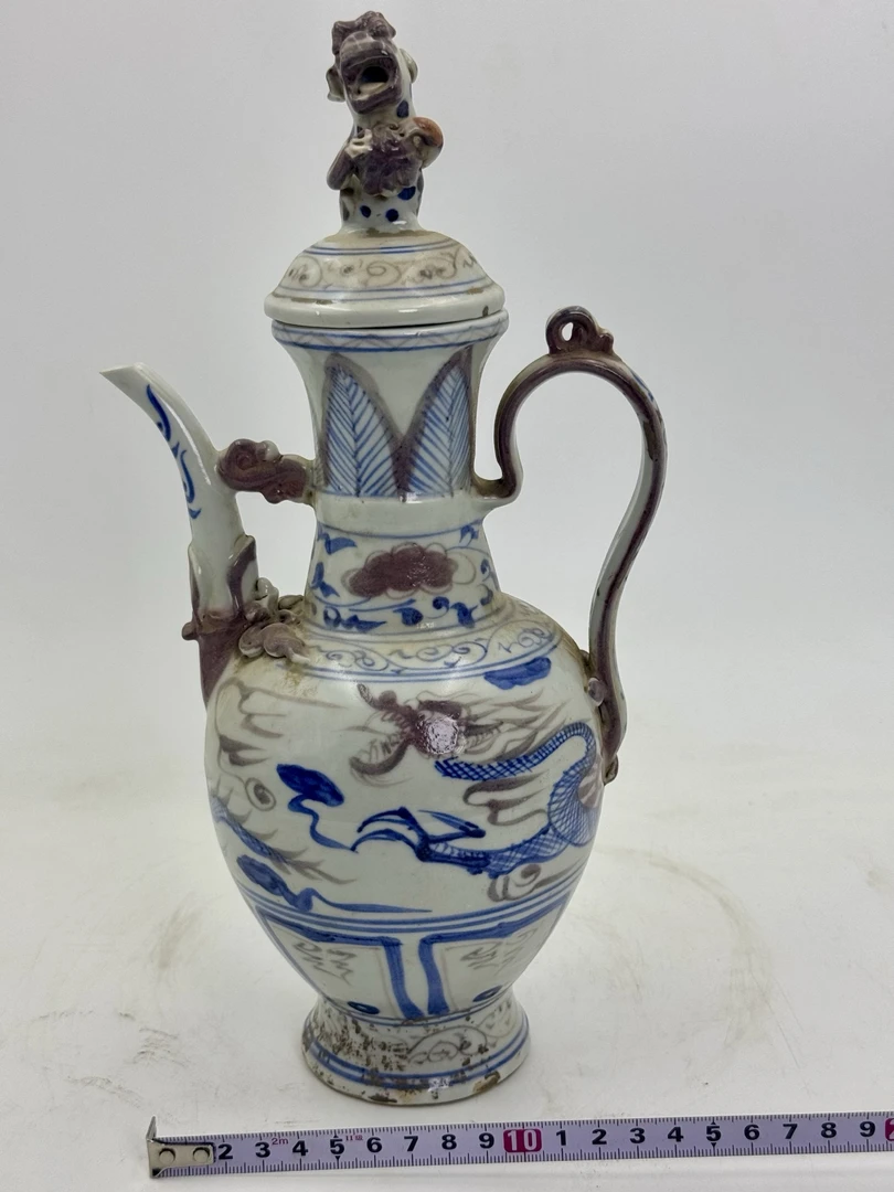 青花釉里红高浮雕猴像祥云龙纹酒壶