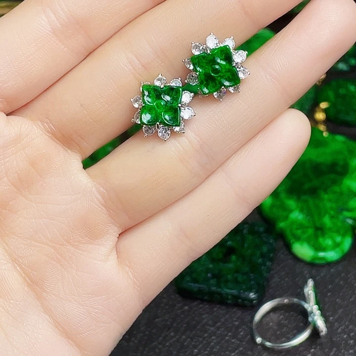 翡翠银S925镶嵌颈饰多样性