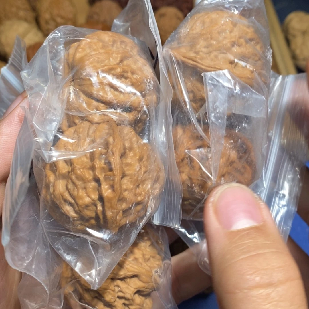 文玩核桃吊坠阿*?跟单送佛肚