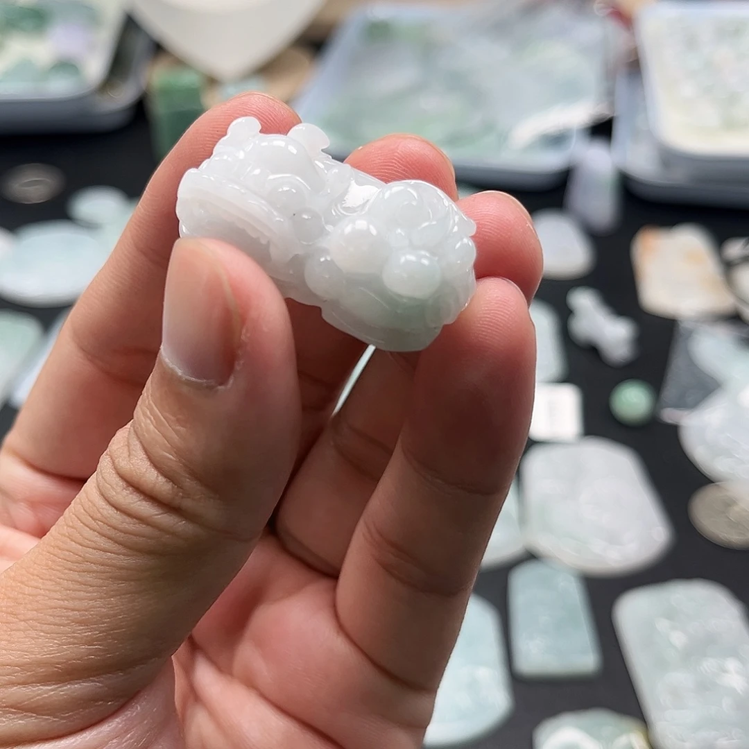 十***光翡翠未镶嵌颈饰天然翡翠A货