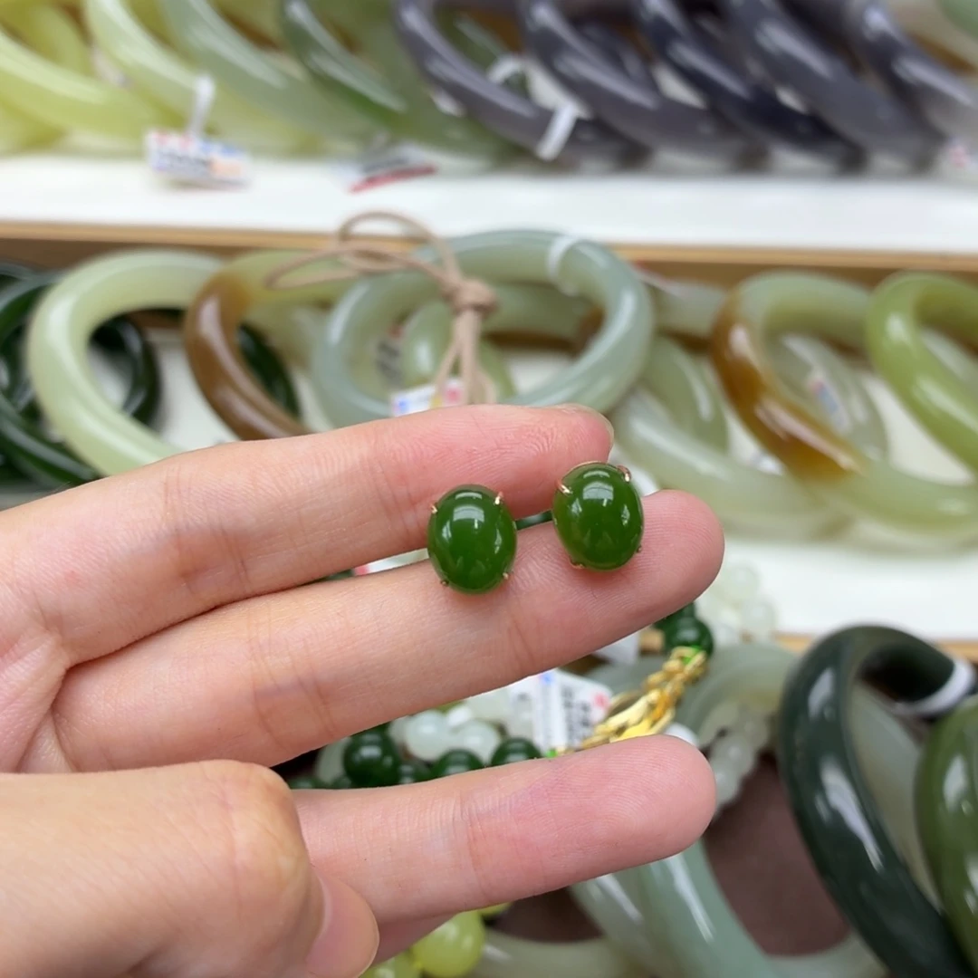 和田玉18K金镶嵌耳饰