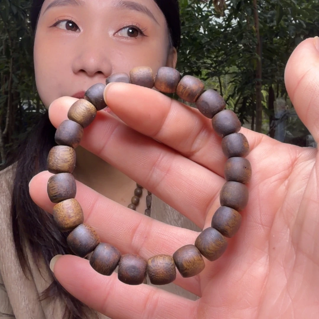 沉香手串海南黎母山黑奇楠多样性发一