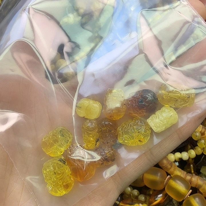 琥珀未镶嵌珠宝奇石