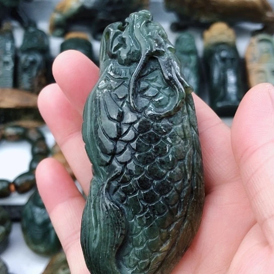 未镶嵌岫岩河磨玉（透闪石质玉）把件