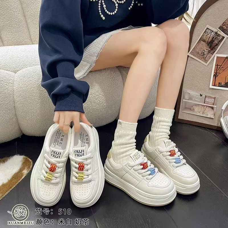 53-106女士真皮厚底板鞋2025春季新款百搭低帮平底休闲小白鞋