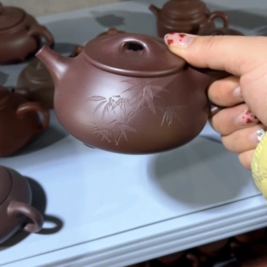 紫砂茶壶茗****馆瑕疵………………