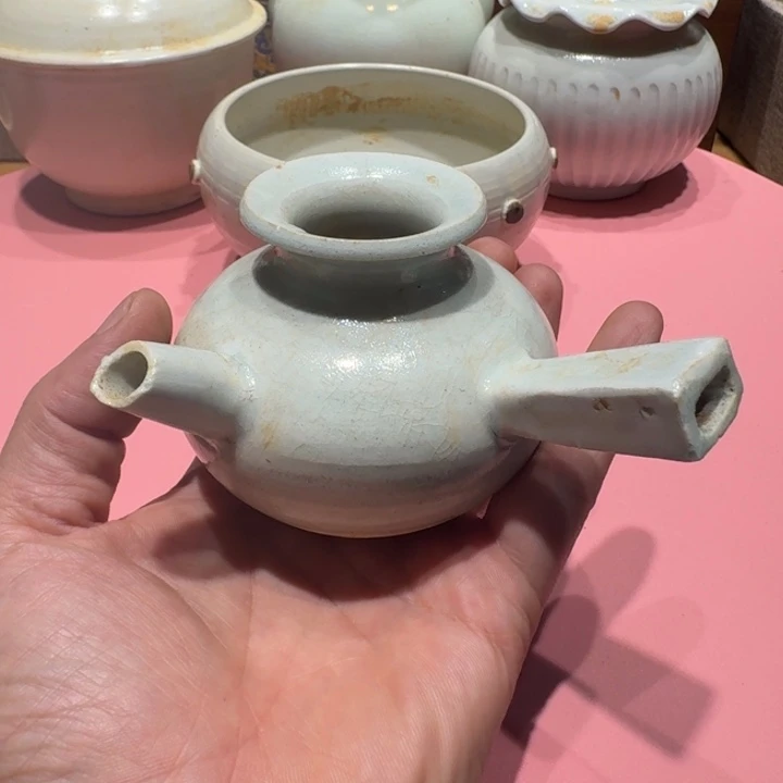 其他漂亮的小瓷瓶子