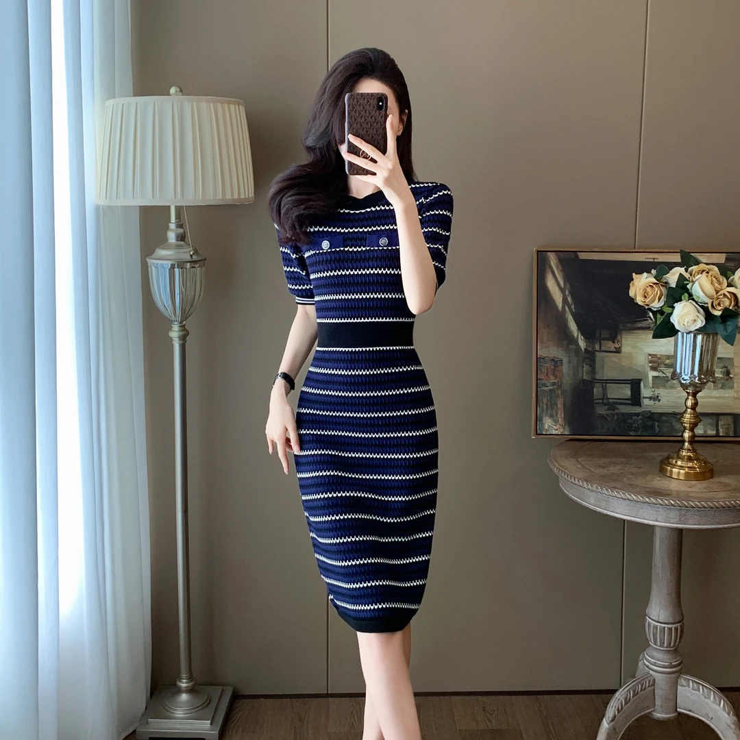 法式小香风复古高级感撞色条纹夏季新款连衣裙小众气质茶歇A字裙