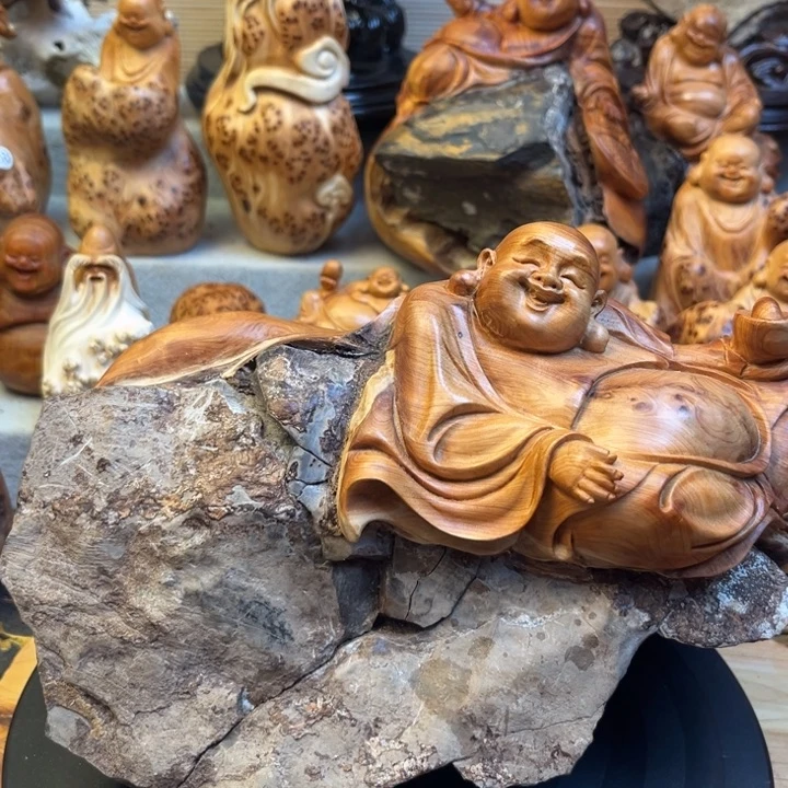 碧***。柏木太行崖柏手工雕刻