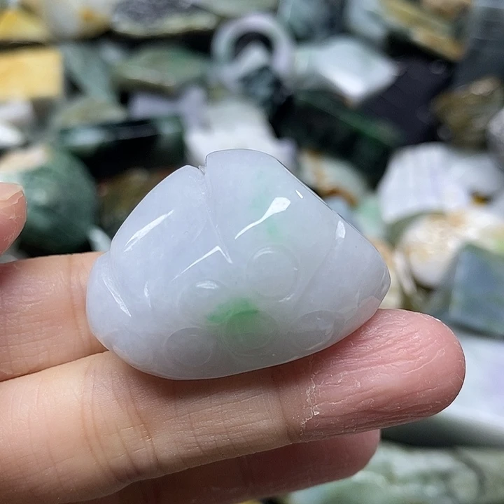 向***≈翡翠未镶嵌颈饰天然翡翠