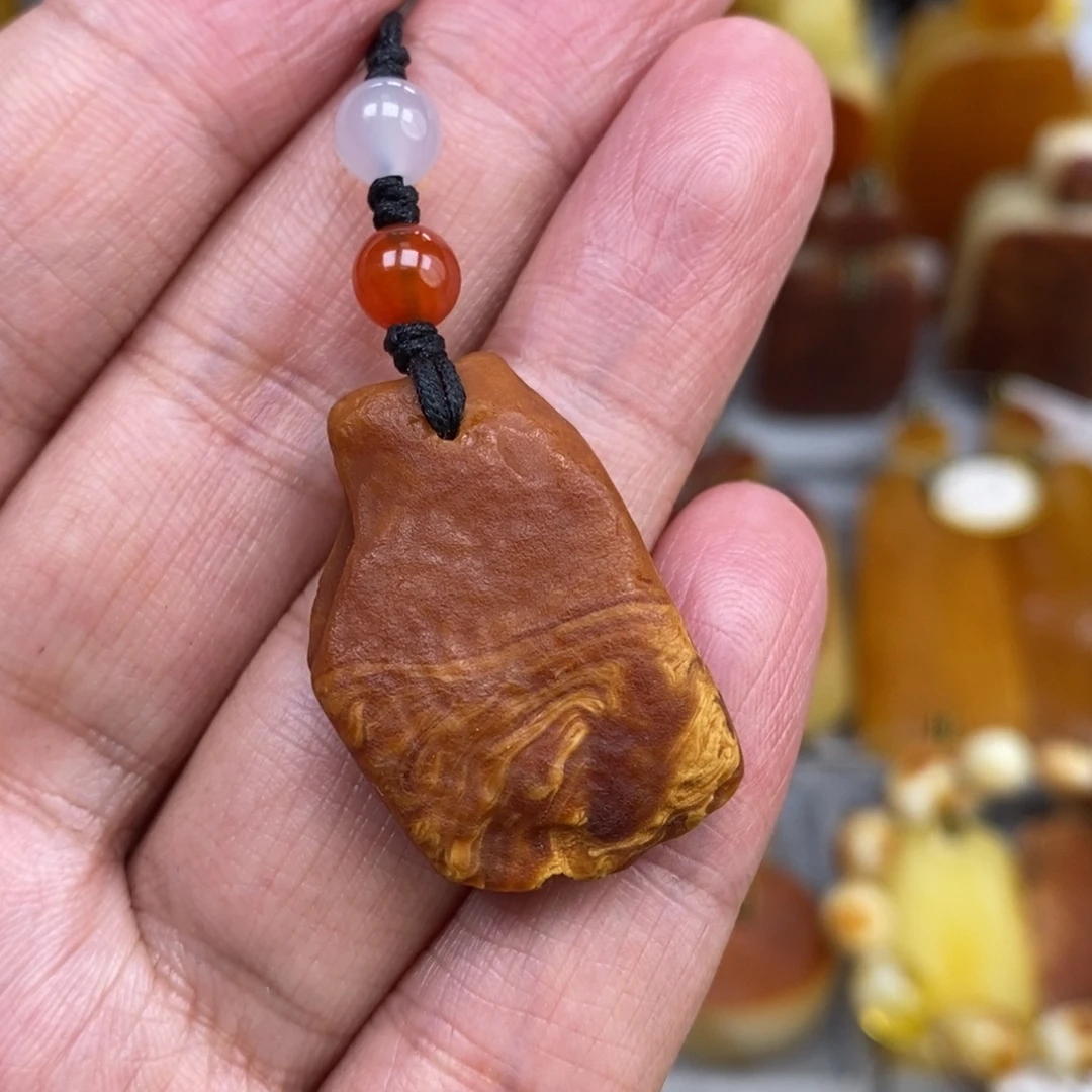 蜜蜡未镶嵌珠宝奇石