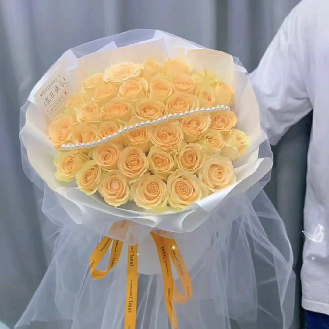 33朵香槟玫瑰送闺蜜送女友