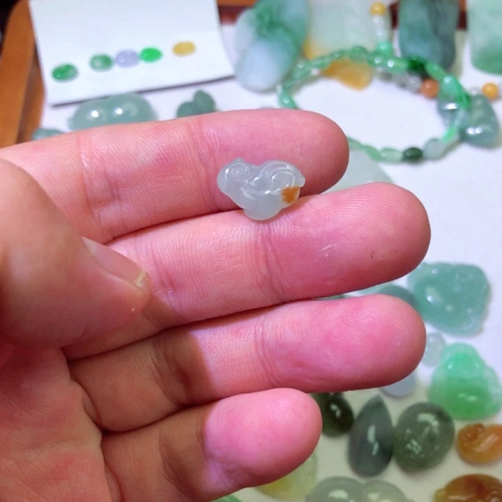 翡翠未镶嵌颈饰天然a货翡翠