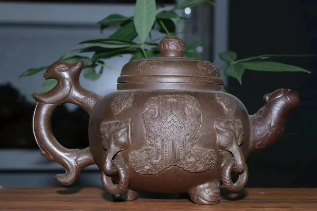 宜兴精品紫砂壶一个