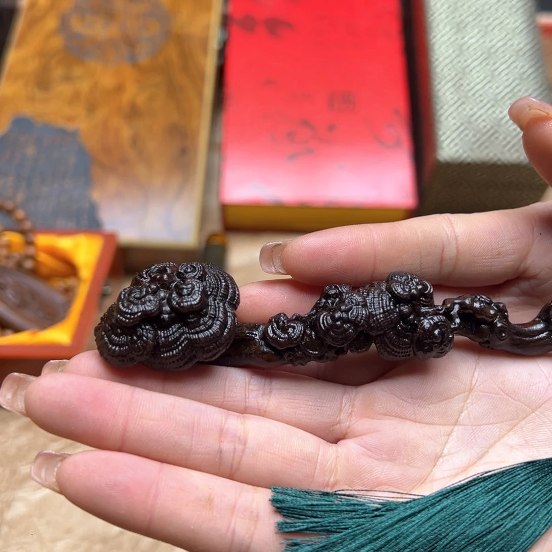大叶紫檀（黑酸枝木类）