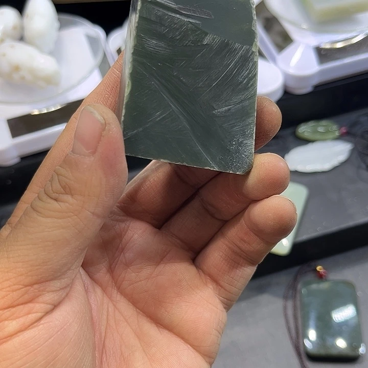 和田玉（糖玉）未镶嵌珠宝奇石