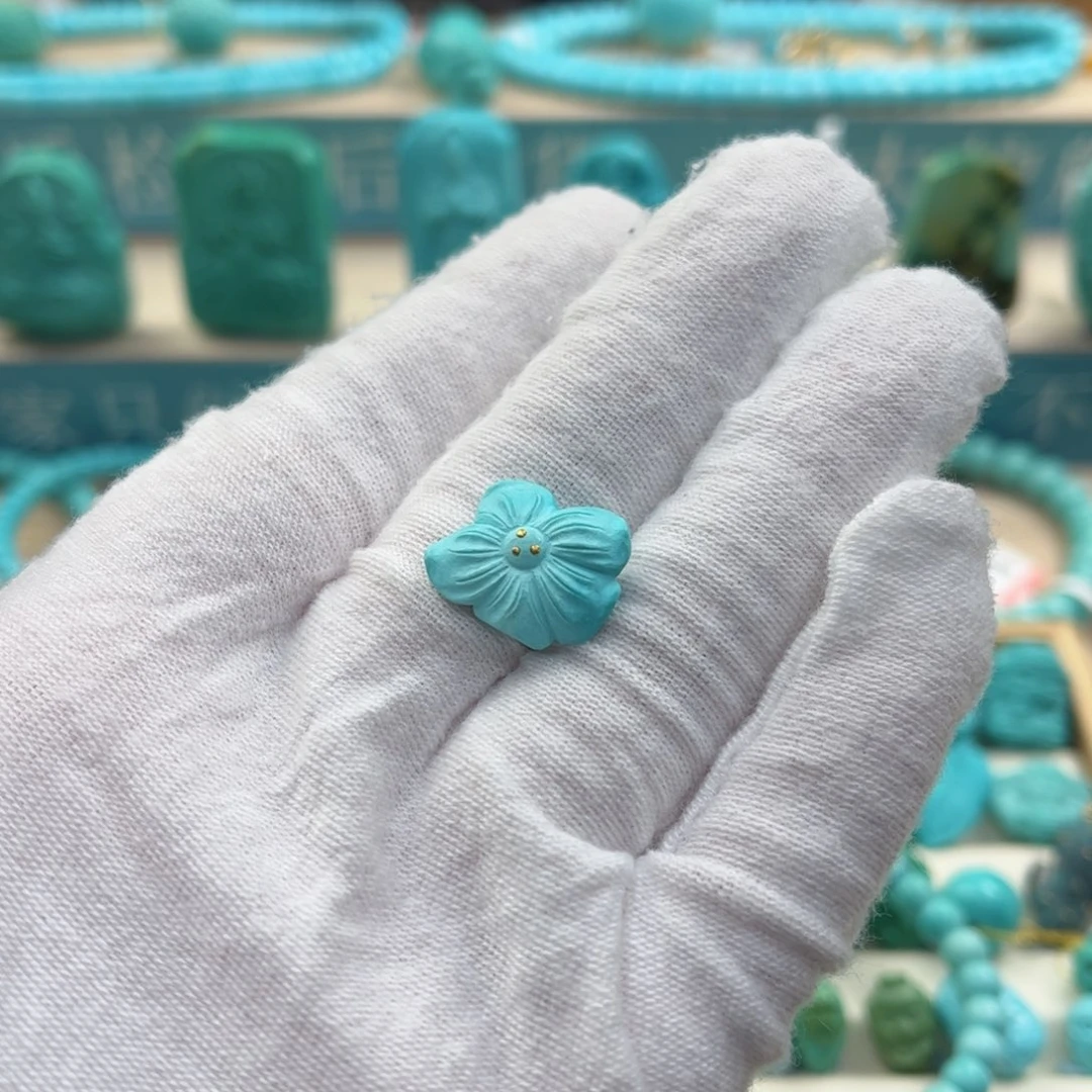 绿松石配饰未镶嵌