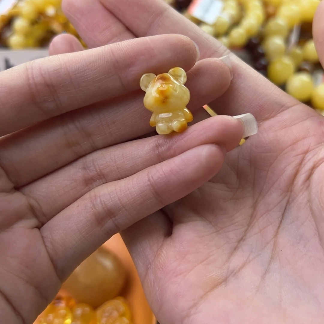 琥珀珠宝奇石未镶嵌