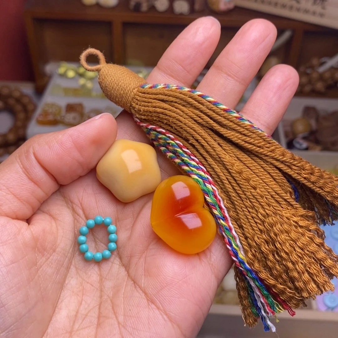 吊坠猴头核桃爱心星星绿卡棕色流苏