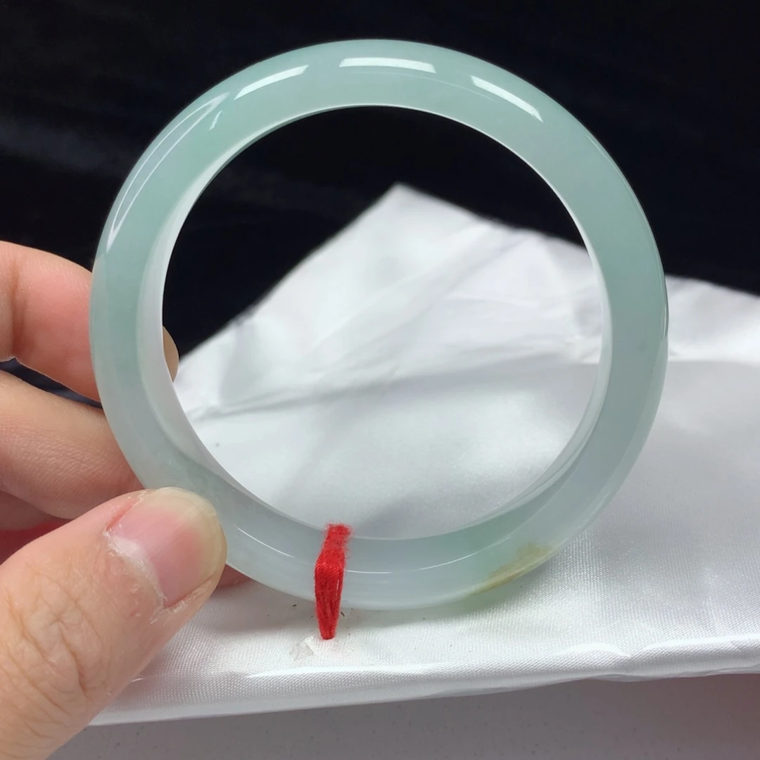 翡翠手镯（圆镯）未镶嵌56.7