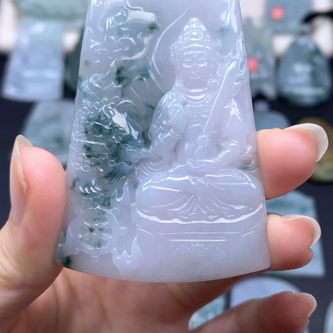 翡翠未镶嵌颈饰文殊