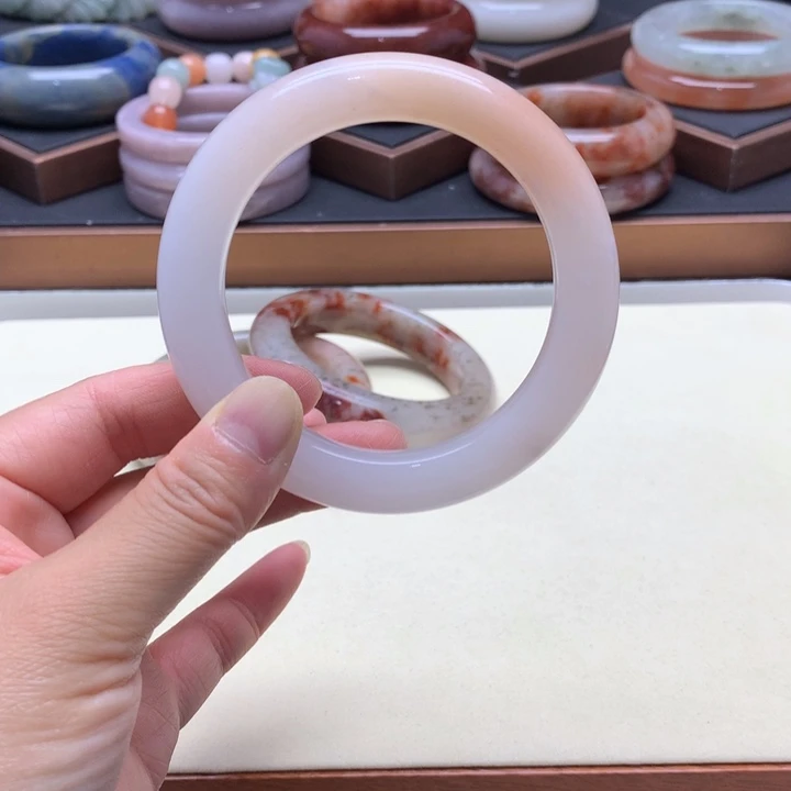 石英质玉（佘太翠）手镯合金