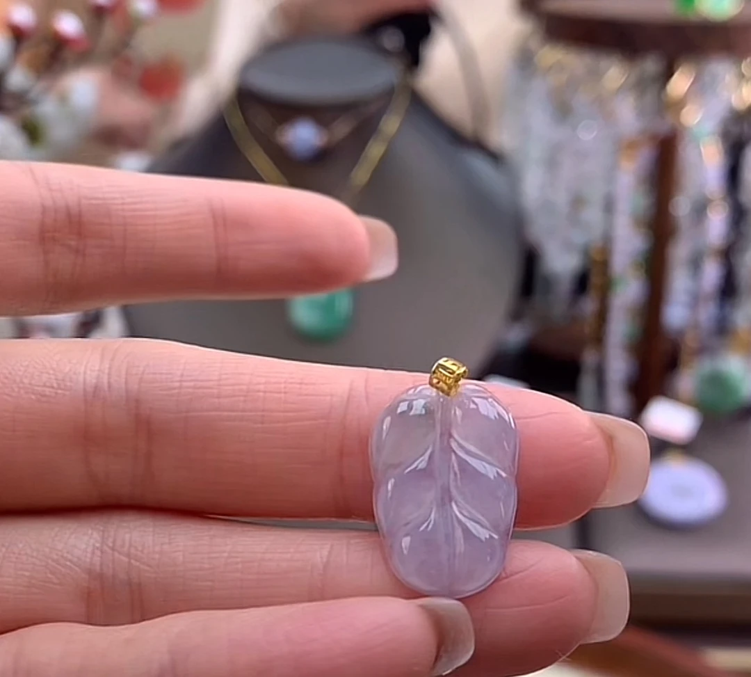 天然a货翡翠吊坠