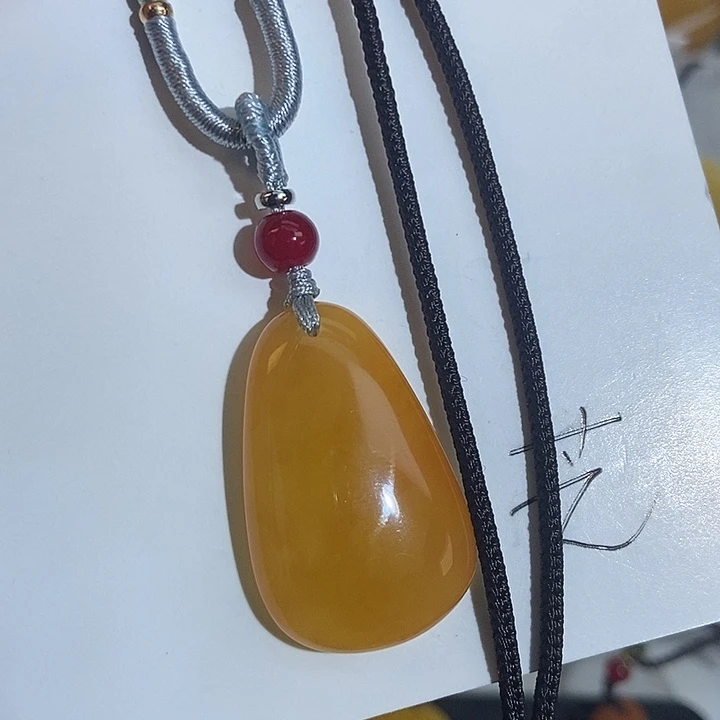 未镶嵌琥珀珠宝奇石