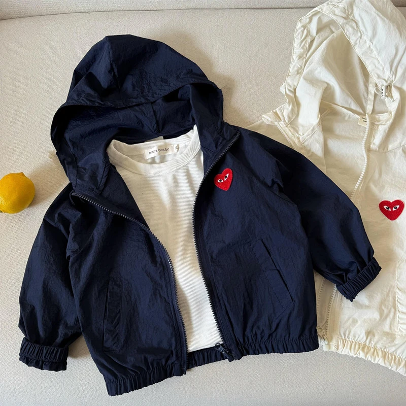 儿童外套2025春夏男女童日系潮牌爱心连帽防晒衣宝宝小童洋气上衣