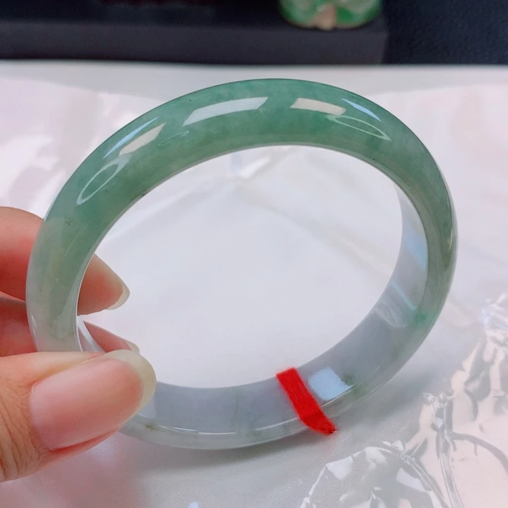 翡翠未镶嵌手镯57圈