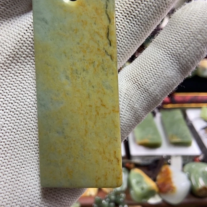 颈饰未镶嵌岫岩河磨玉（透闪石质玉）淼*兴