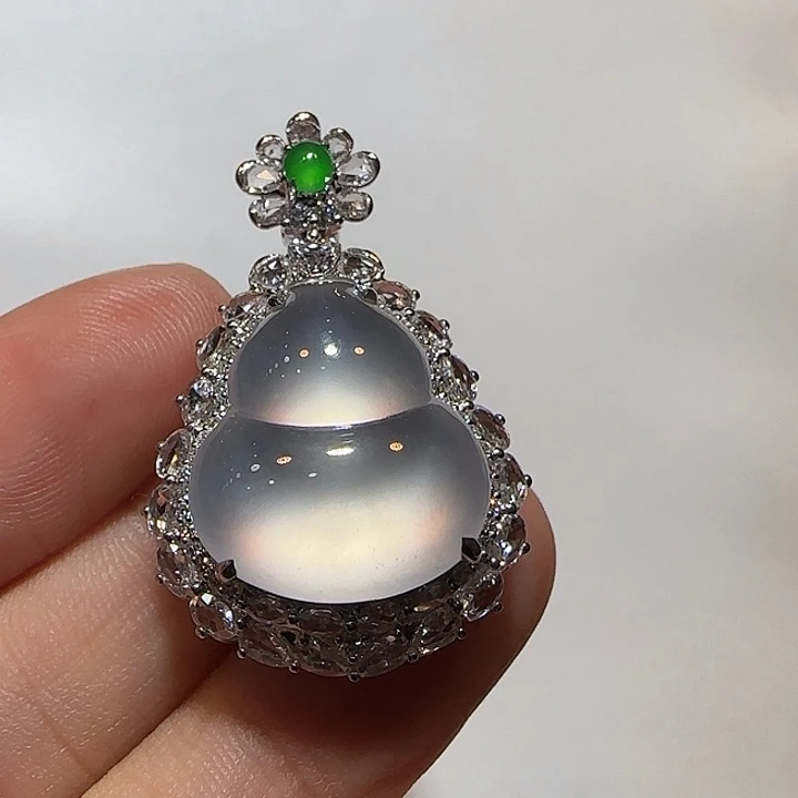 翡翠18K金镶嵌吊坠(不含链)葫芦