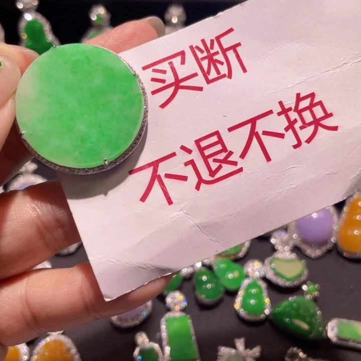 焱***姐翡翠银S925镶嵌颈饰