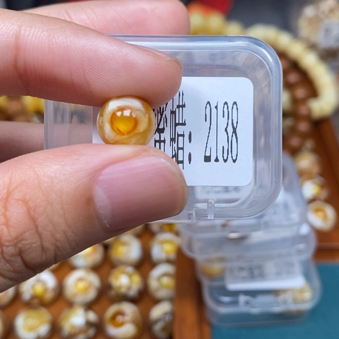 特***多蜜蜡未镶嵌珠宝奇石2138