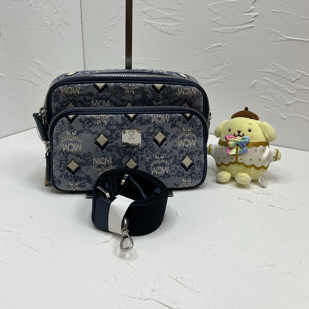 99新 MCM 方姐/蓝色 老花 帆布 相机包 底长21